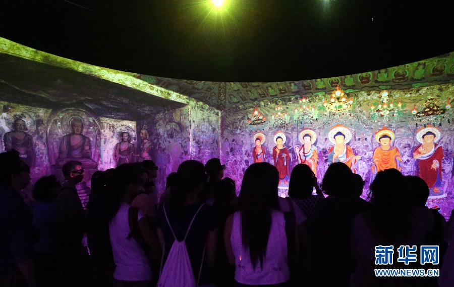 （文化）（2）&ldquo;人间净土：走进敦煌莫高窟&rdquo;多媒体展演成为香港书展新看点