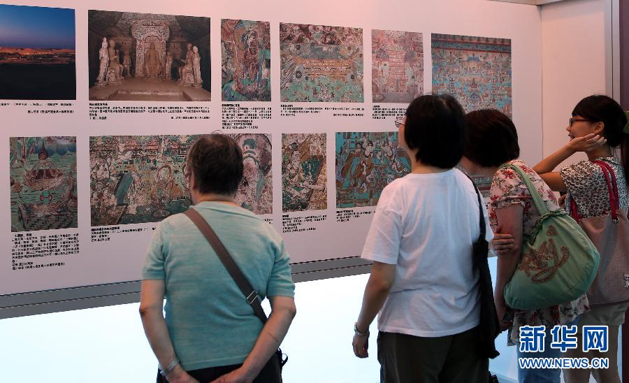 （文化）（4）&ldquo;人间净土：走进敦煌莫高窟&rdquo;多媒体展演成为香港书展新看点