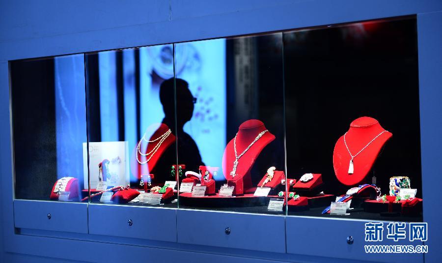 （XHDW）（3）香港举行苏富比2013秋季拍卖会预展