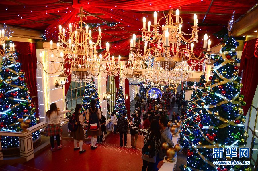 （晚报）（2）香港：圣诞气氛渐浓