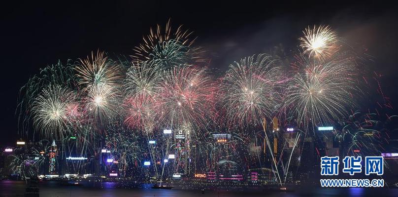 （社会）（1）烟花靓维港 