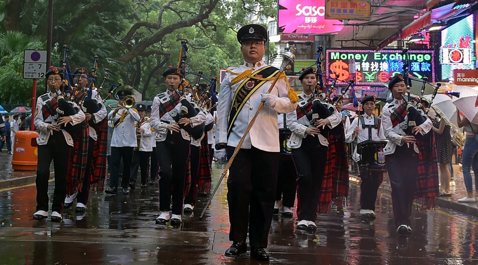 香港举行巡游活动纪念抗战胜利70周年