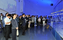 在深圳前海规划展览馆参观