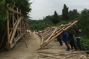 香港中大&ldquo;一专一村&rdquo;助内地贫困农村建现代竹桥