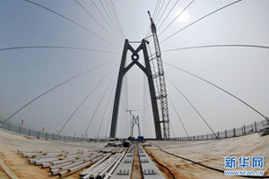 港珠澳大桥主桥贯通 我国长大桥梁&ldquo;引领世界&rdquo;