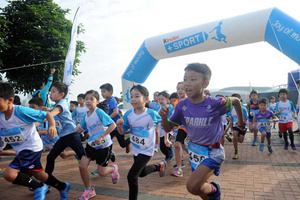 童跑同乐马拉松在香港举行