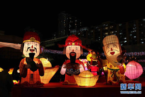 香港新界西元宵綵燈會亮燈