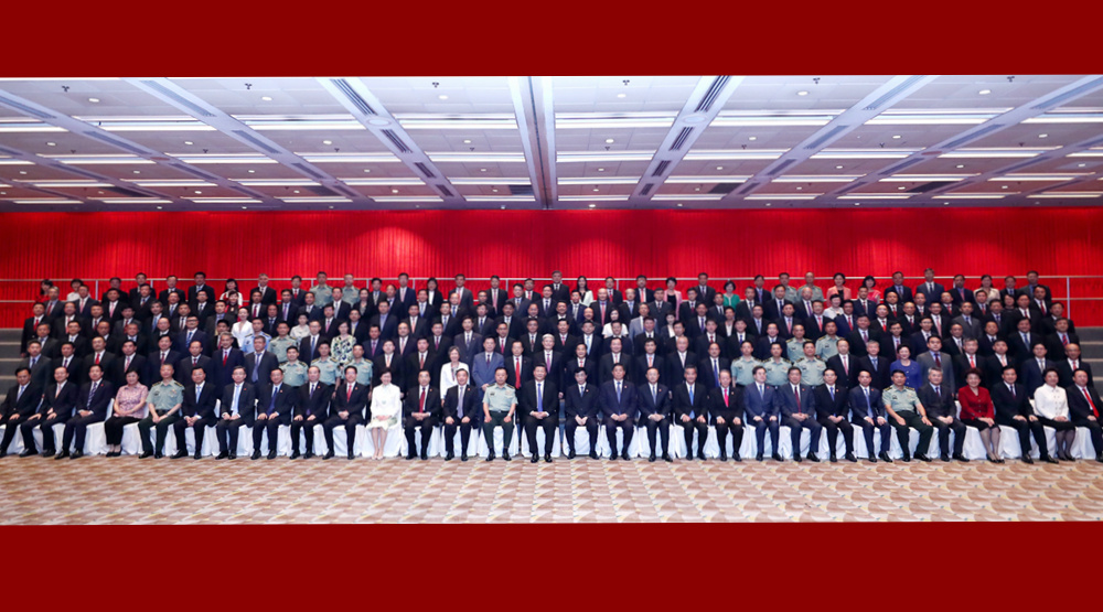 习近平见中央驻港机构和主要中资机构负责人