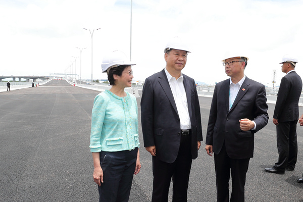 习近平考察香港重要基础设施建设项目