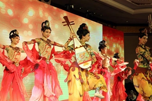 2017西安&middot;香港招商推介会暨重大项目签约仪式举行