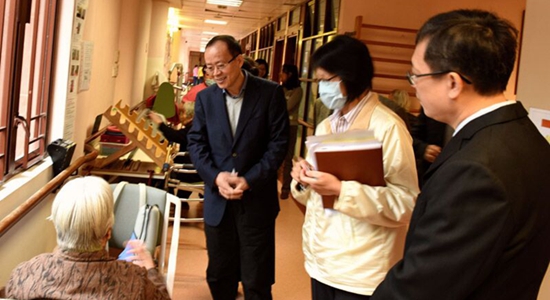 楊健探訪香港志蓮護理安老院