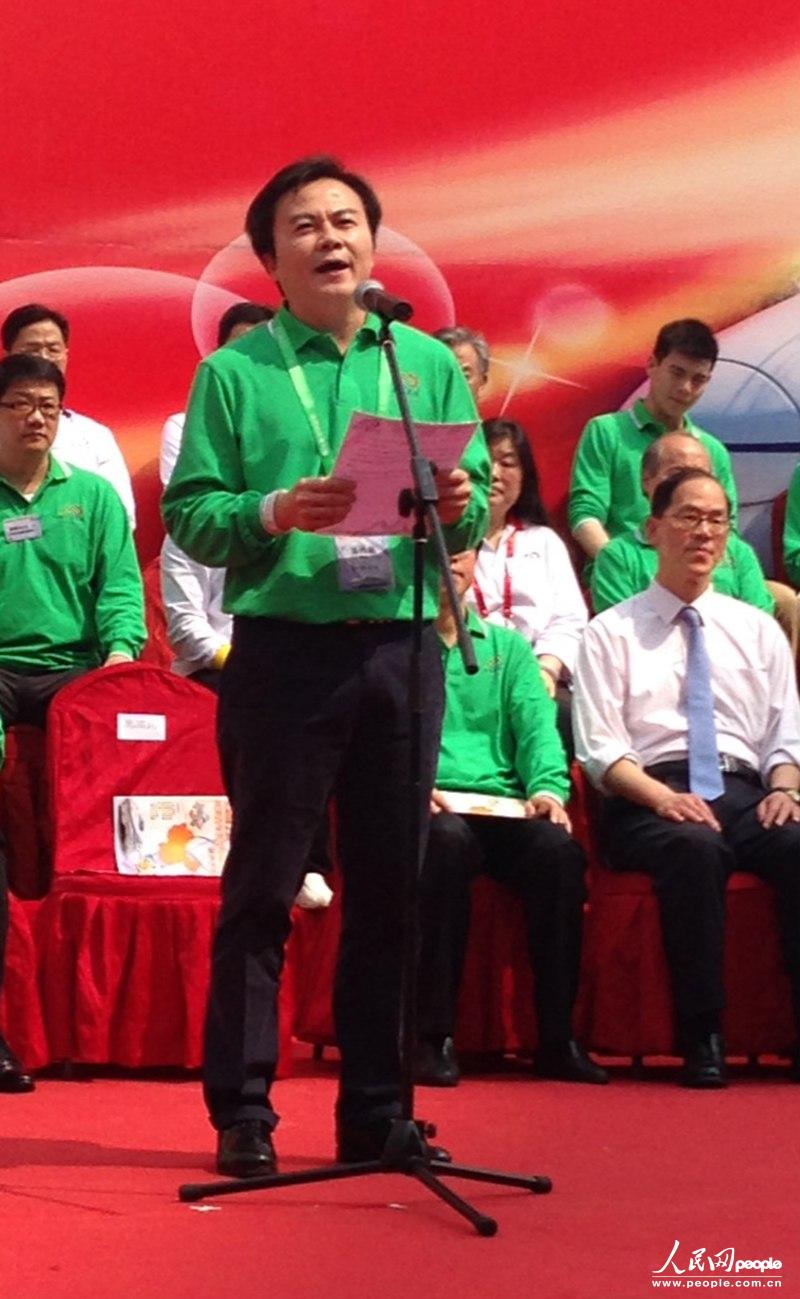 &ldquo;共和国之旅&rdquo;广西专列团团长马鸿铭在起步礼上致辞。（摄影：郭晓桐）