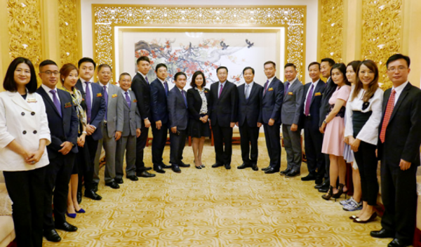 何靖会见仁爱堂第38届董事局成员-香港中联办