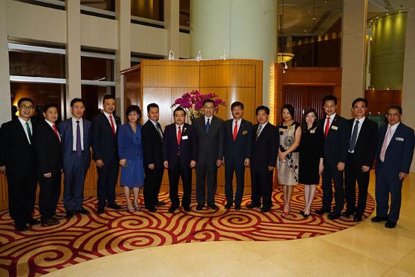 何靖会见仁爱堂、仁济医院、博爱医院新一届董事局主要成员-香港中联办